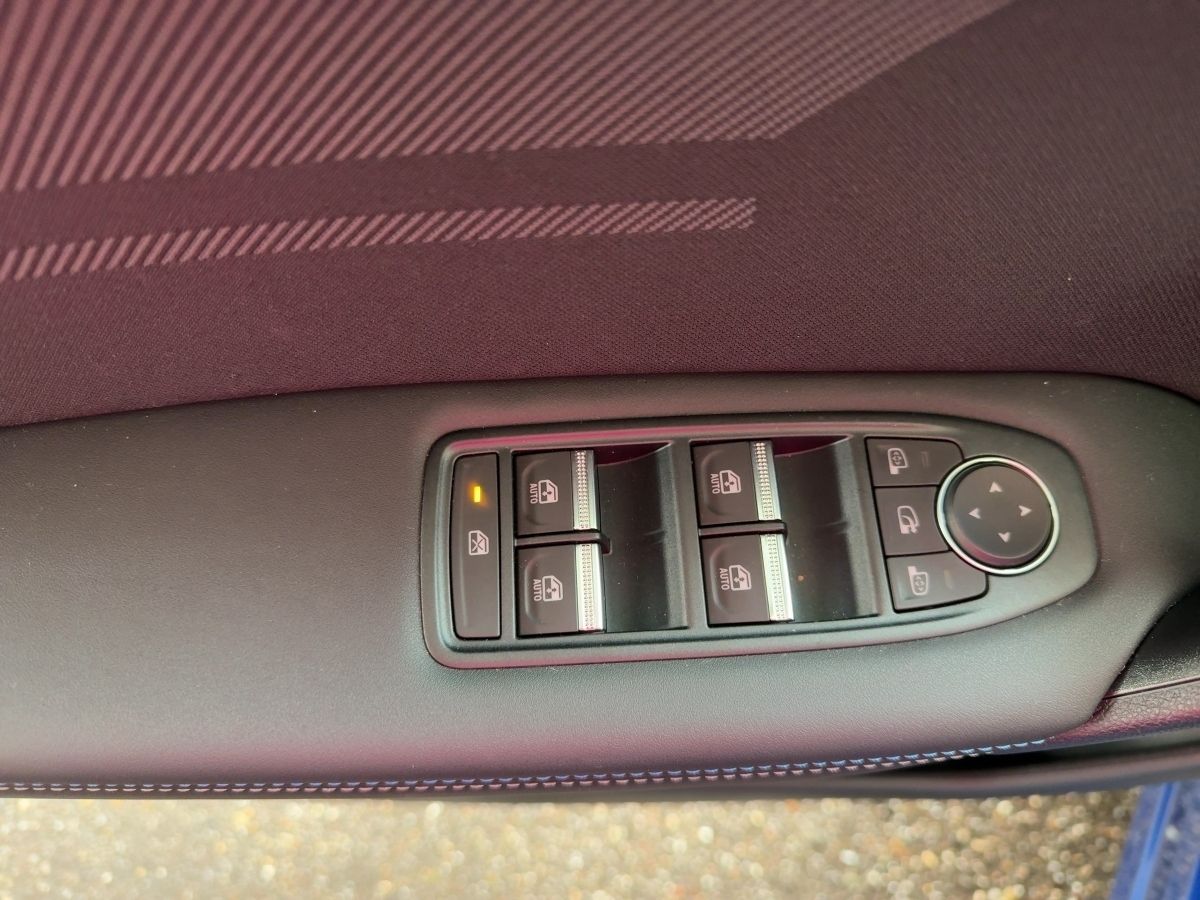 Fahrzeugabbildung Renault Captur Esprit Alpine Mild Hybrid 160 EDC
