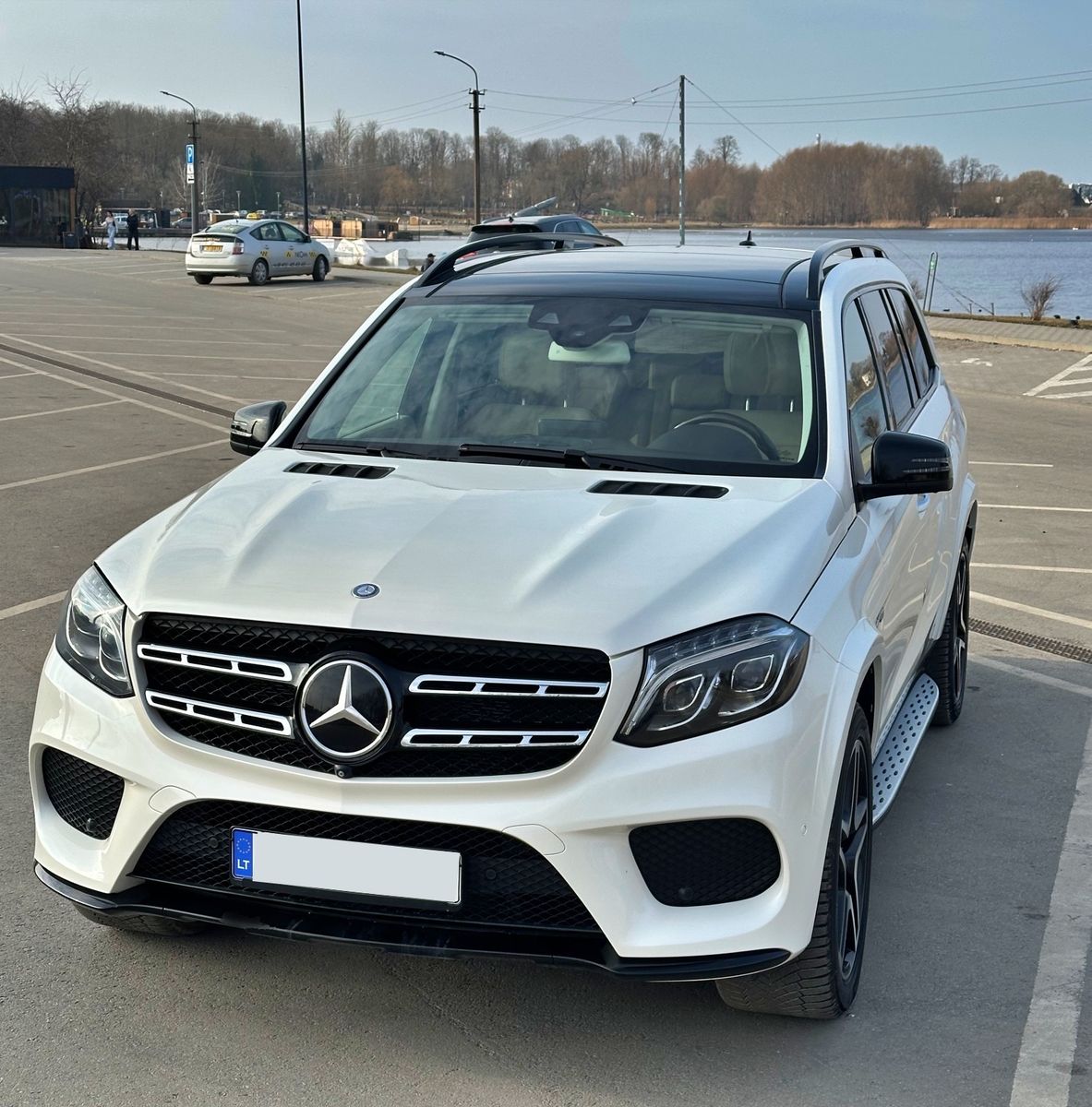 MERCEDES-BENZ GLS 550 4M AMG-Line 360° Pano CarPlay