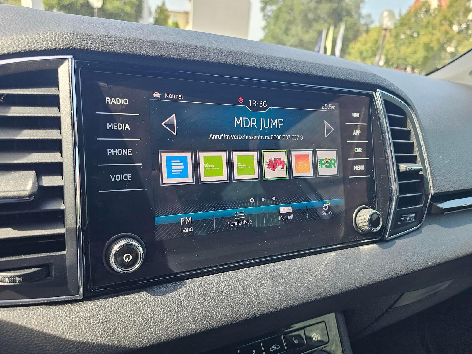 Skoda Karoq 1.5 TSI DSG Sportline+NAVI+ACC+eKLAPPE+AHK