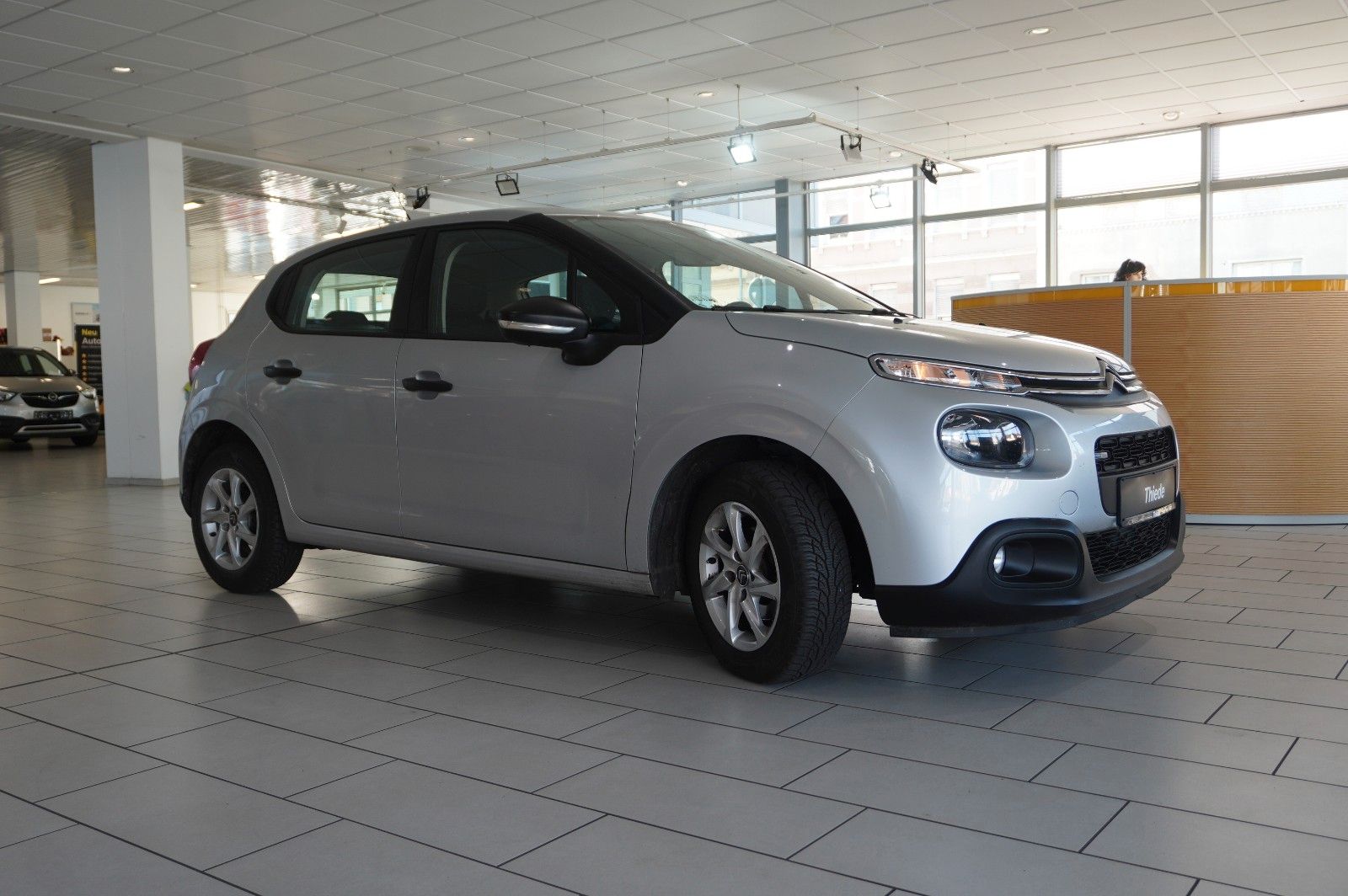 Fahrzeugabbildung Citroën C3 LIM. 1.2 LIVE KLIMA/TEMP./NEBEL/SPORT/USB