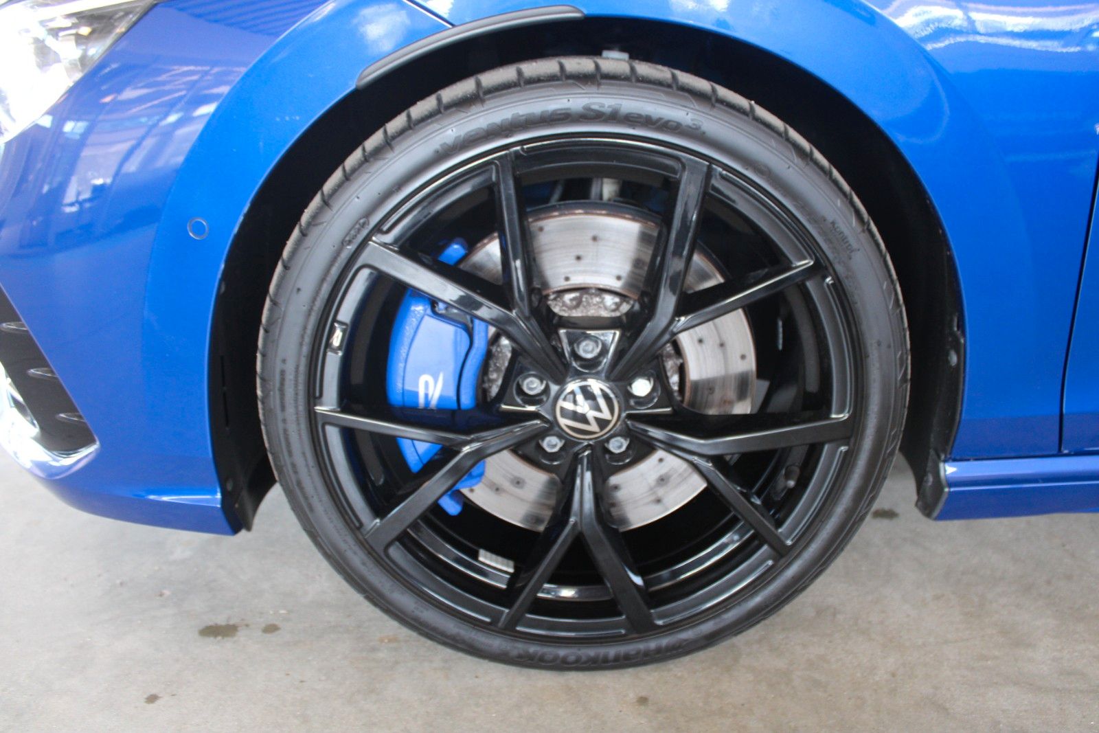 Fahrzeugabbildung Volkswagen Golf R DSG 4MOTION IQ Light Pano Performance Pak