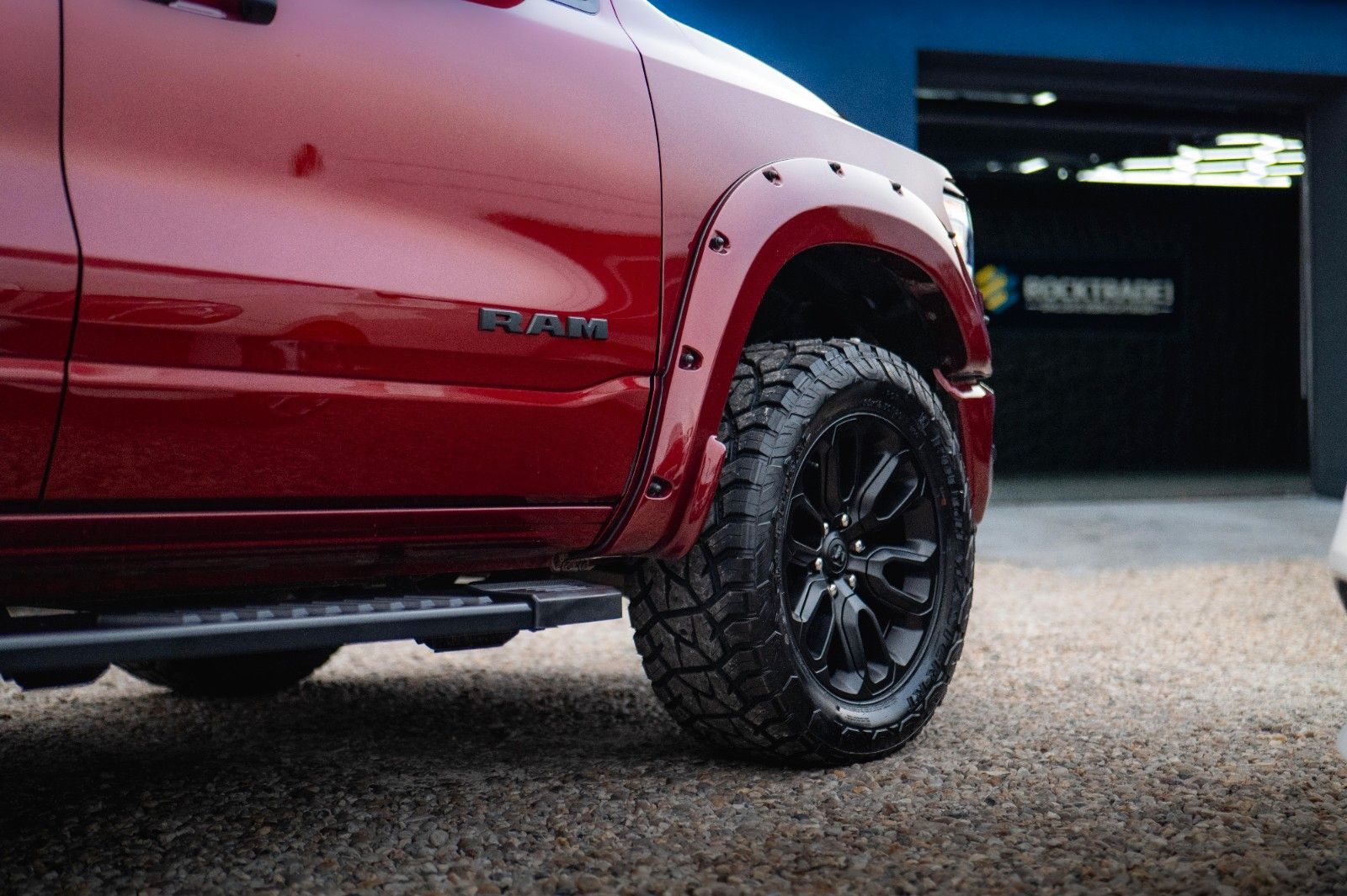 Fahrzeugabbildung Dodge RAM 5.7 V8 HEMI 4x4 OFFROAD NIGHT-Edition LED