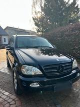 Mercedes-Benz ML 400 CDI V8 Turbodieselmotor für Export - Mercedes-Benz ML 400 mit Diesel-Antrieb