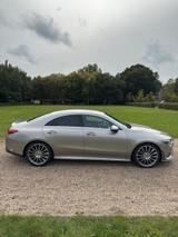 Mercedes-Benz CLA 180 AMG/19 Zoll/Garantie/Service B + TÜV NEU - mit Benzin-Antrieb: Coupe, Silber, Garantie