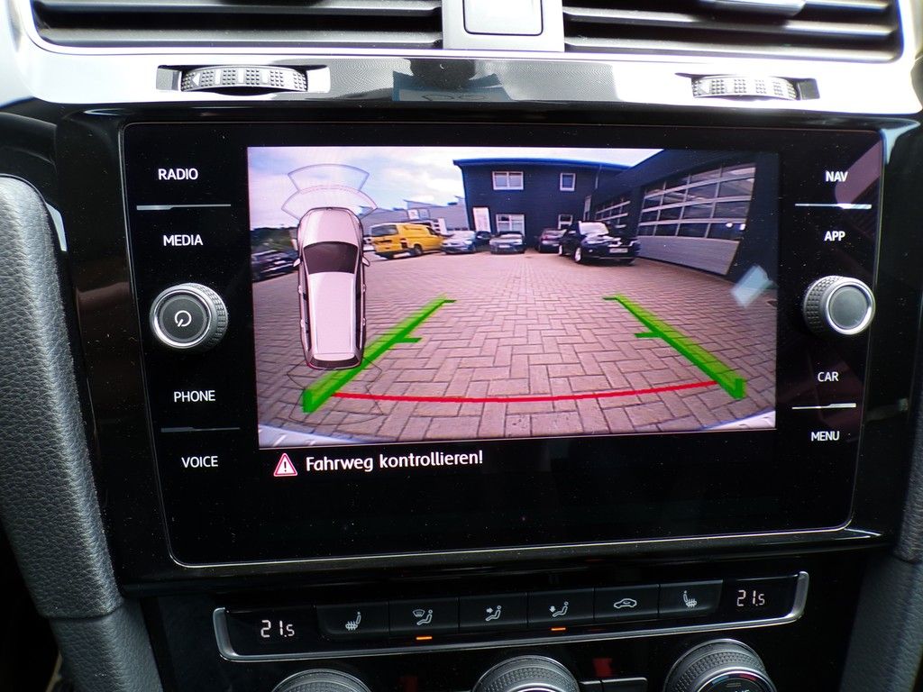 Fahrzeugabbildung Volkswagen Golf VII Variant 1.5 TSI Highline BlueMotion