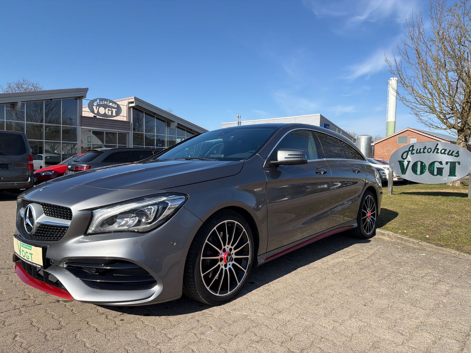 MERCEDES-BENZ CLA 220 CLA -Klasse Shooting Brake 4Matic AMGlin