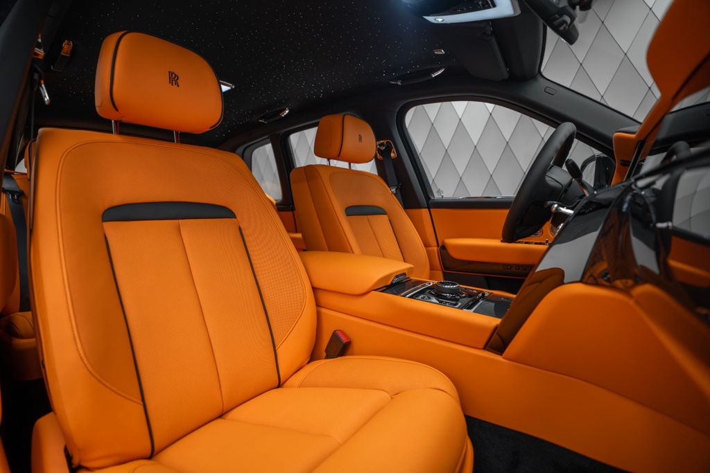 Cullinan BLACK BADGE 2026 BLACK/ORANGE 4 SEATS - Bild 15