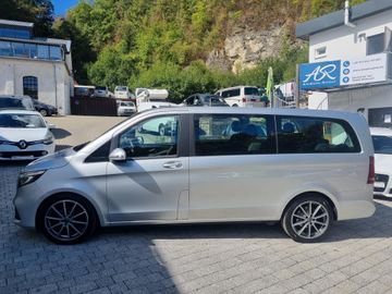 Mercedes V 220 - 5