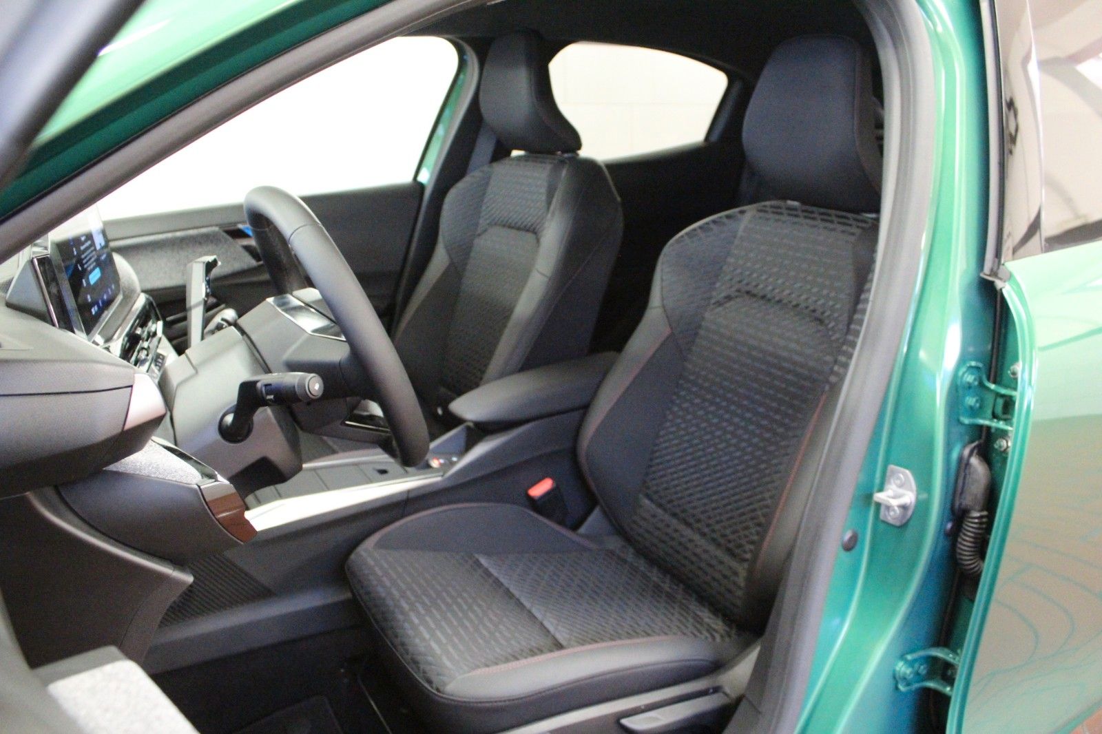 Fahrzeugabbildung Renault Clio VI E-Tech 160 Full Hybrid Techno