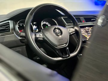 Volkswagen Tiguan - 10