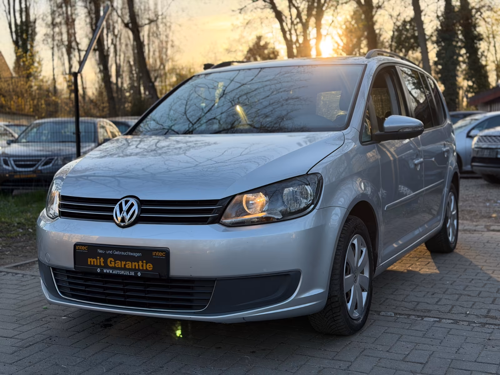 Volkswagen Touran 1.4 TSI CarPlay Kamera 7 Sitzer Tüv PDC