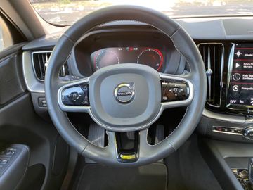 Fahrzeugabbildung Volvo XC60 2.0D AWD Momentum Pro*Panorama*HarmanKardon