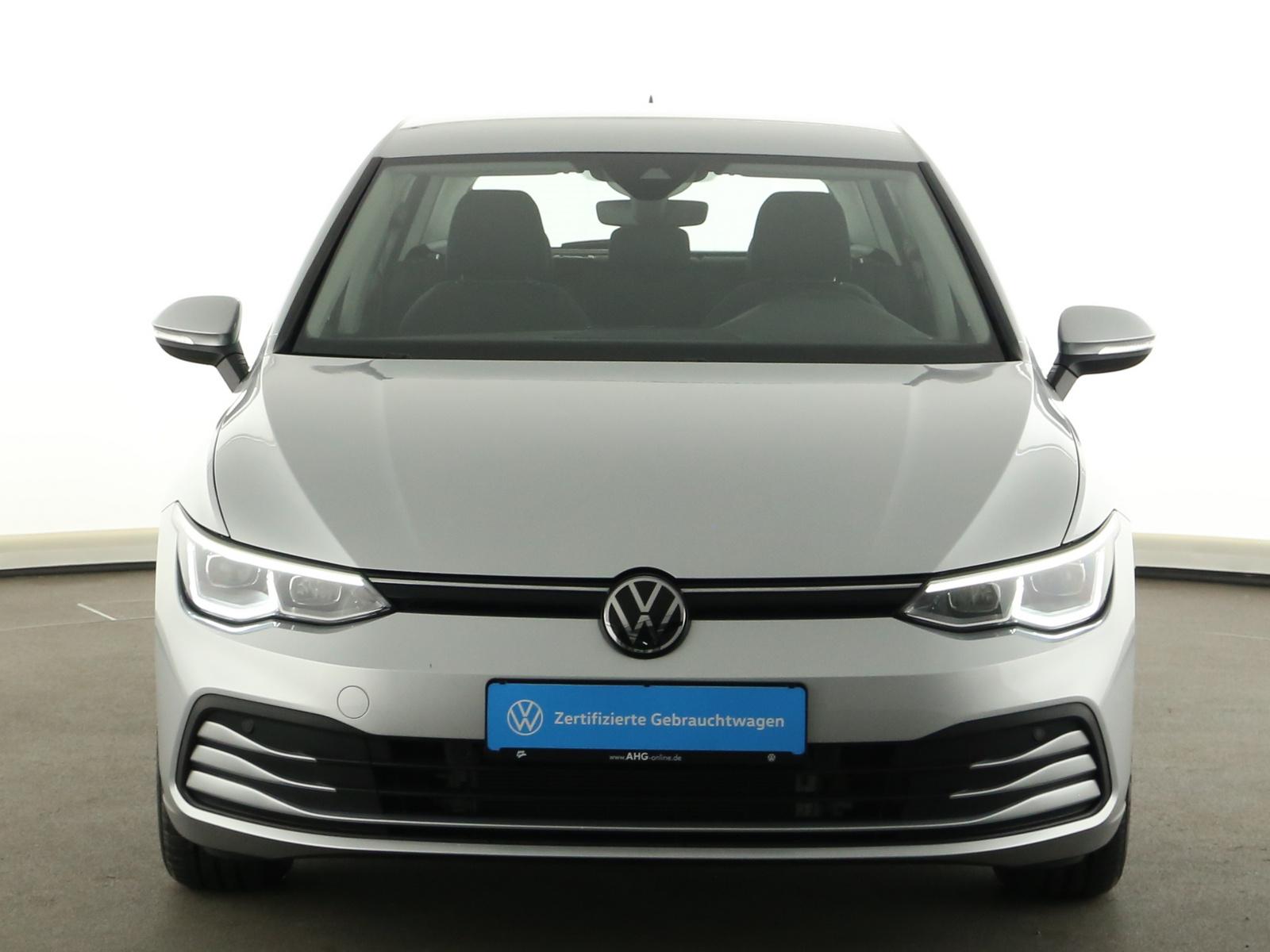 Volkswagen Golf VIII 1.5 eTSI DSG Life  LED Navi ACC Alufel