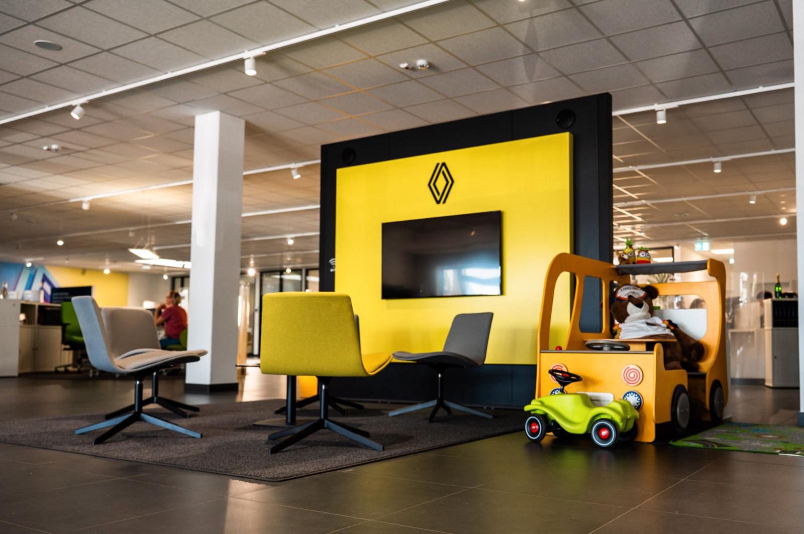 showroom-image-top