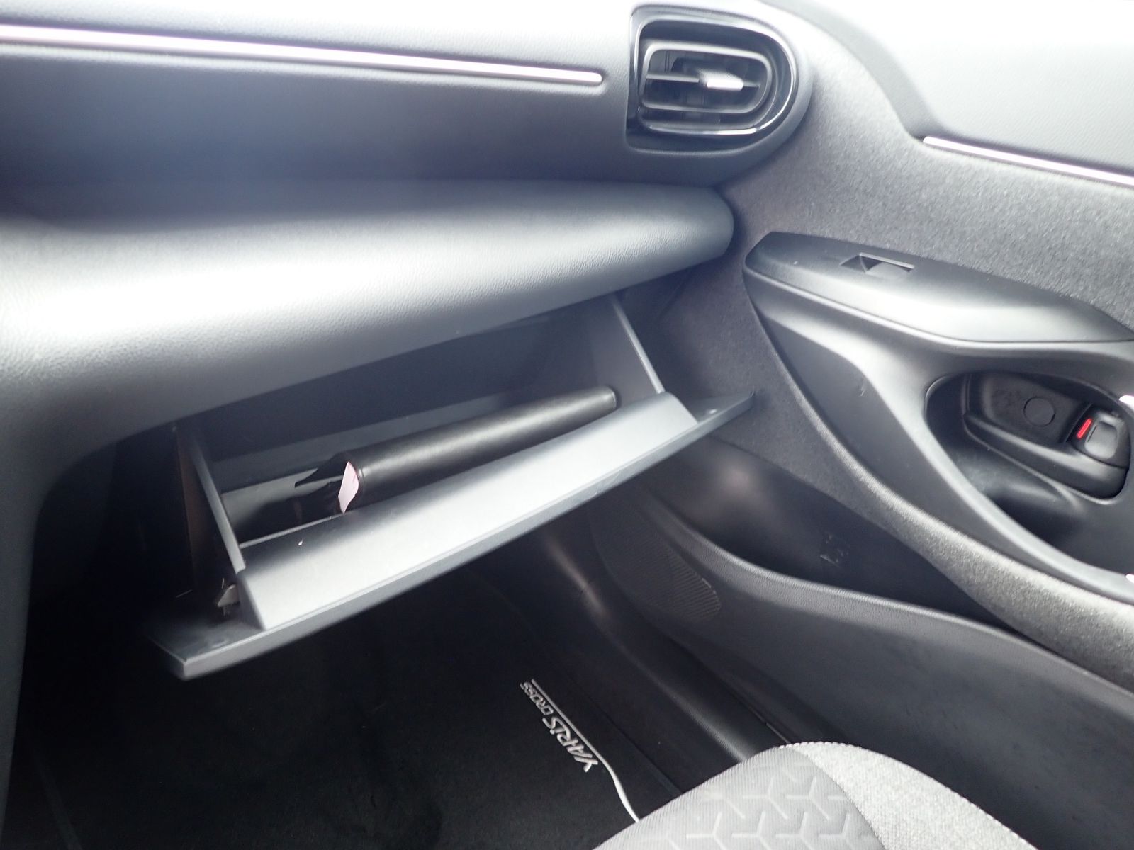 Fahrzeugabbildung Toyota Yaris Cross Hybrid FWD Team Deutschland