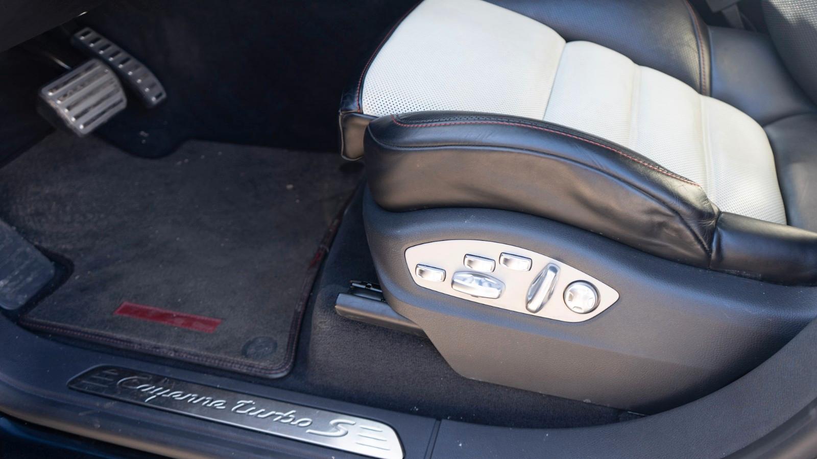 Porsche Cayenne Turbo S 21" Panorama PCCB