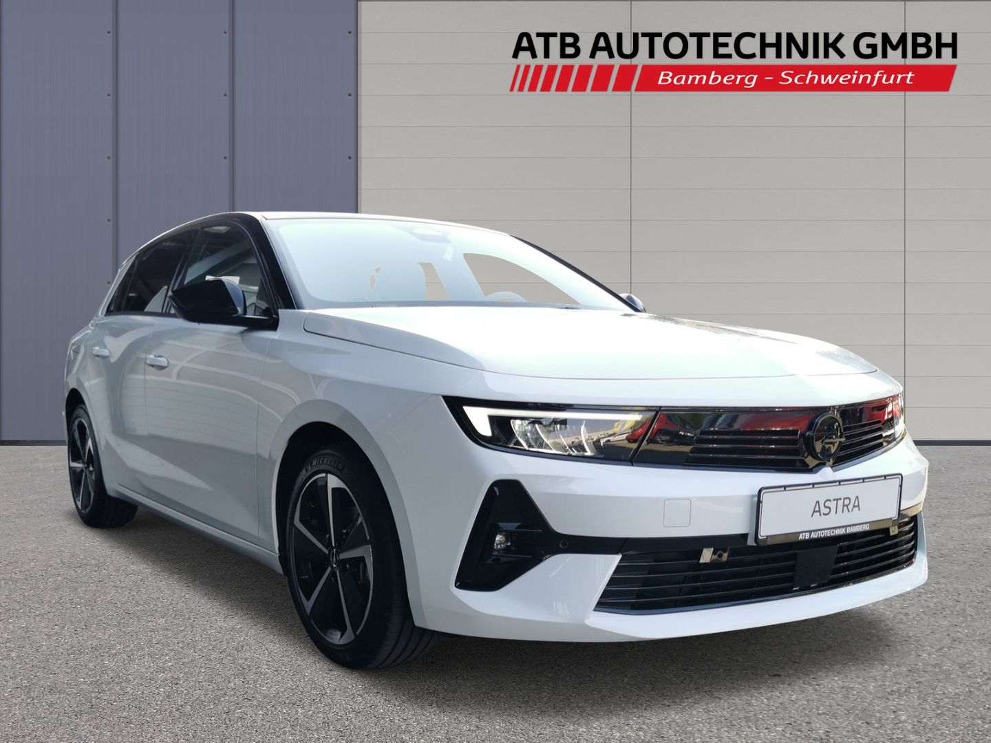 Fahrzeugabbildung Opel Astra GS Line HUD Panorama Navi digitales Cockpi