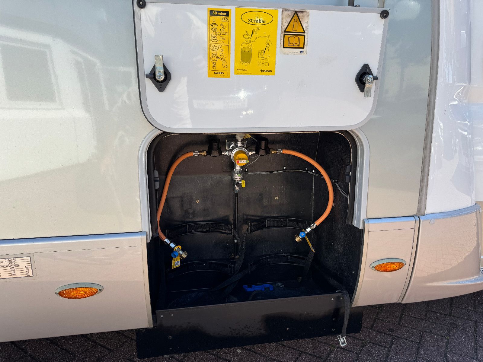 Fahrzeugabbildung HYMER / ERIBA / HYMERCAR T 614 CL 2X2 EXCLUSIVE LINE DUCATO MAXI SOLAR 1H