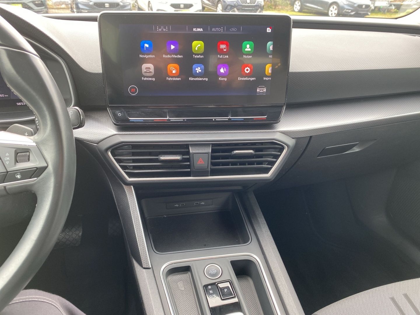 Fahrzeugabbildung SEAT Leon Sportstourer Style Navi Digitales Cockpit L