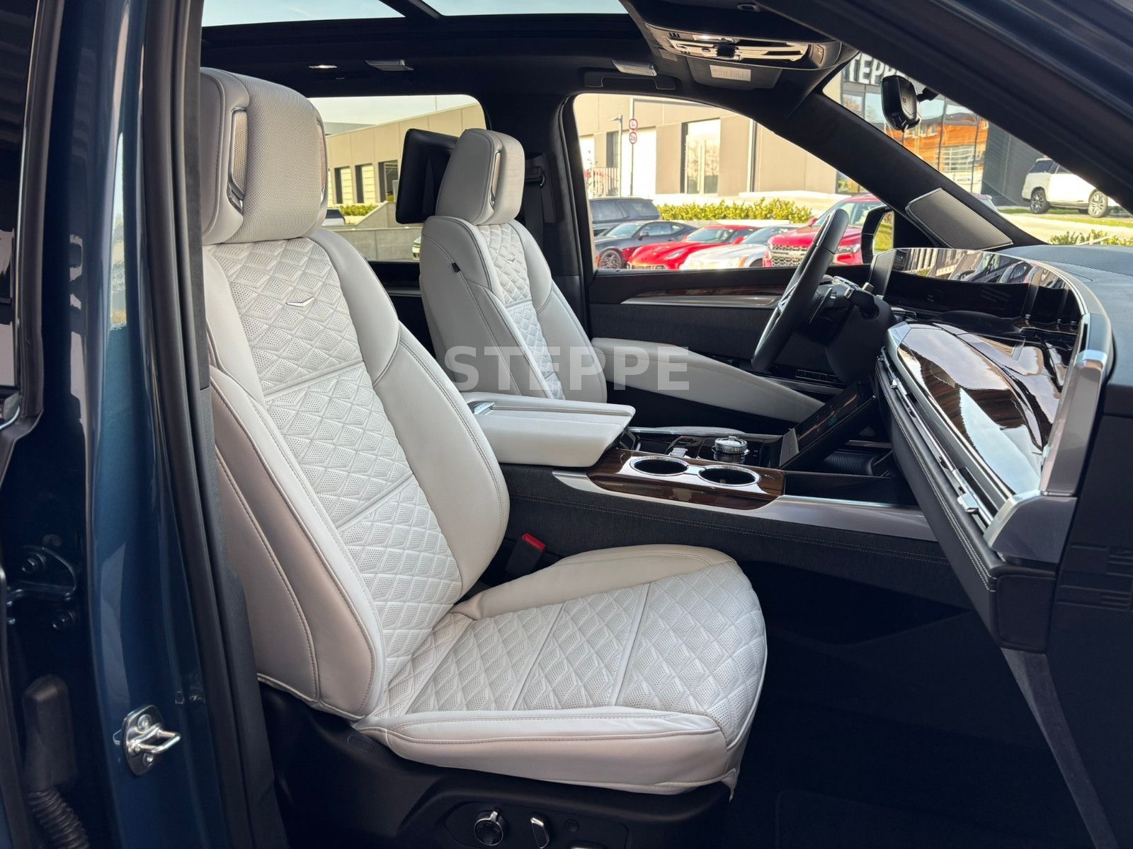 Cadillac Escalade FACELIFT MY26 6.2 V8 Sport Platinum 24"