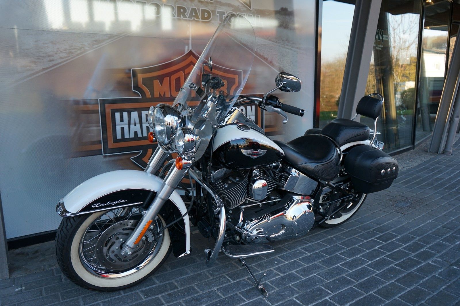 Fahrzeugabbildung Harley-Davidson Softail Deluxe 88CUI - Twin Cam - Neuwertig