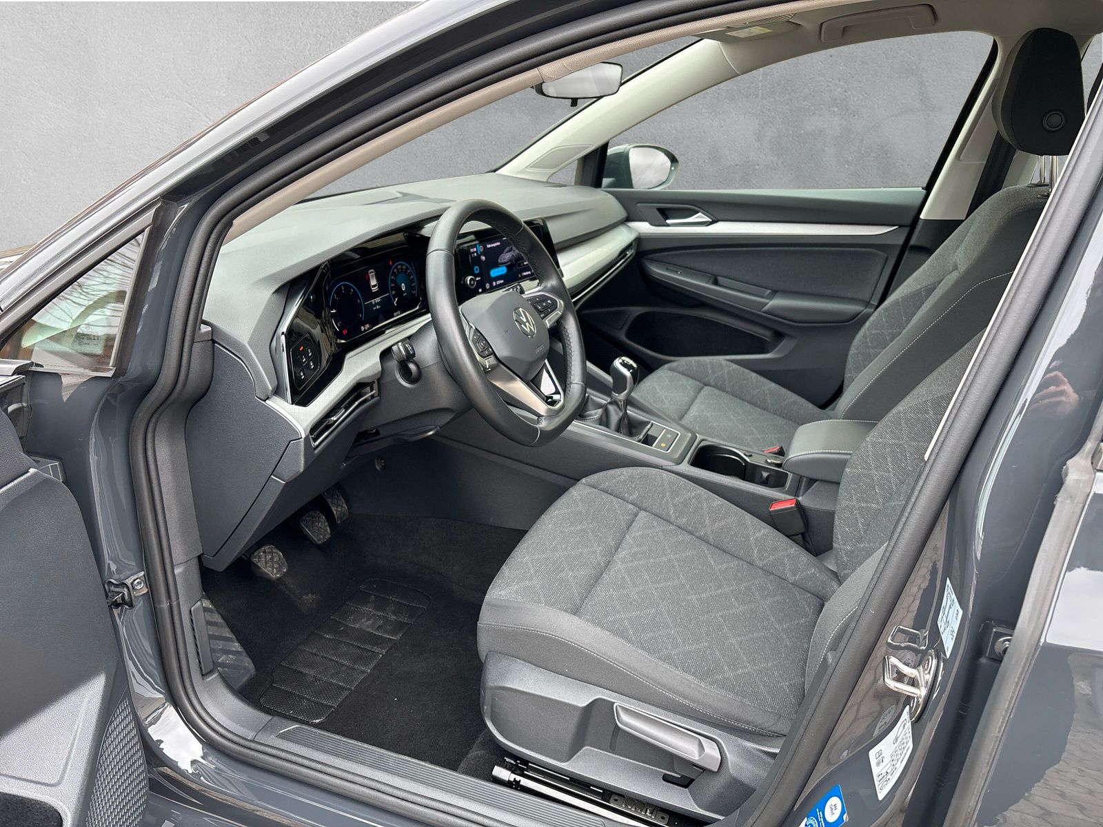 Fahrzeugabbildung Volkswagen Golf Variant Life 2.0 TDI App-Connect LED