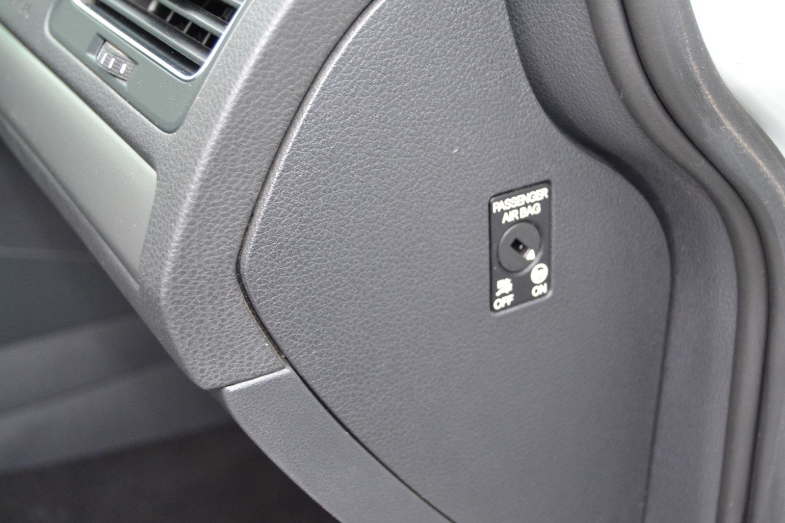 Fahrzeugabbildung Volkswagen Golf VII Lim. Comfortline BMT INSPEKTION TÜV NEU