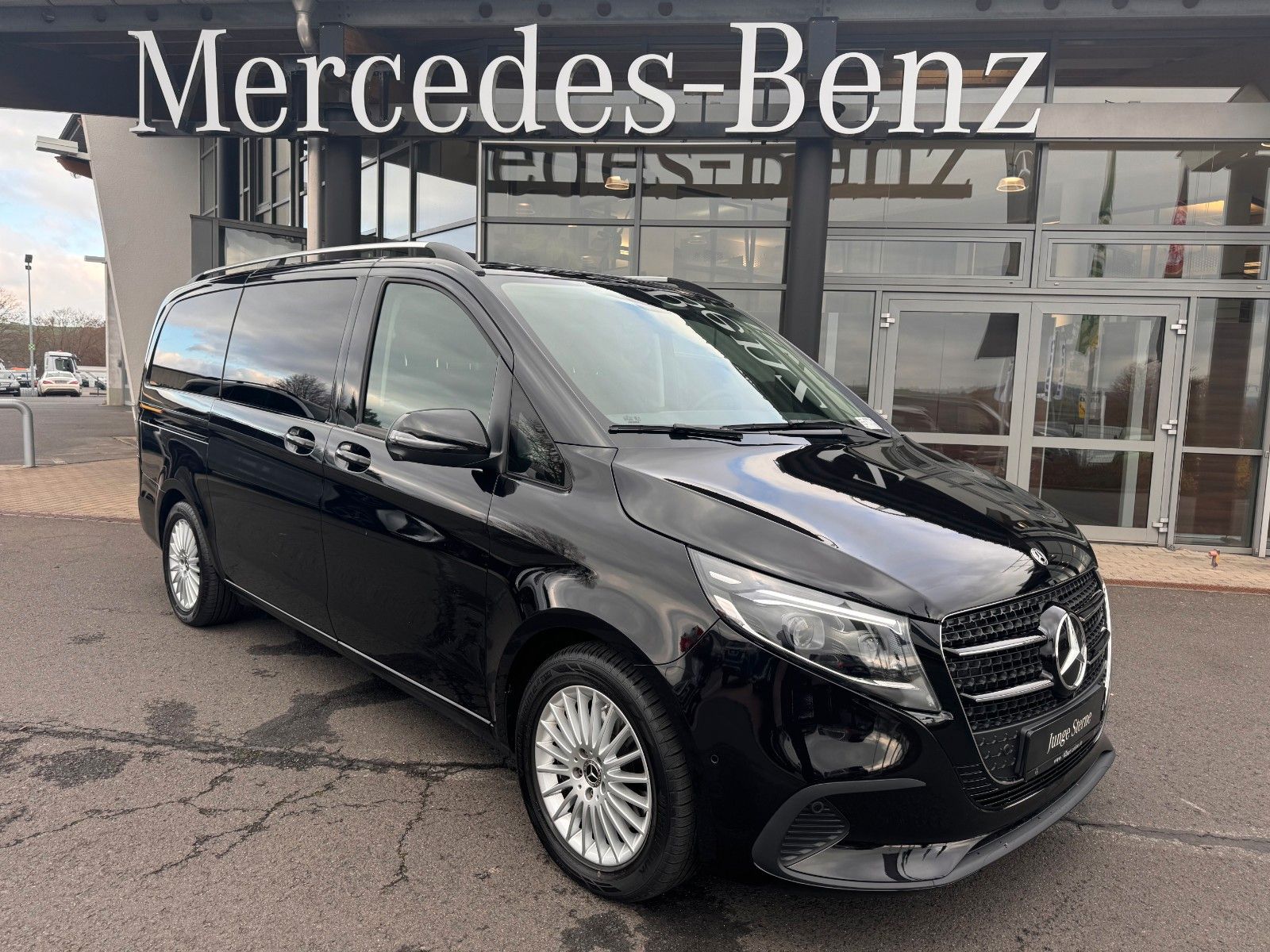 Fahrzeugabbildung Mercedes-Benz V 250 d STYLE el.Tür AHK2,5 DISTRONIC 360Kamera