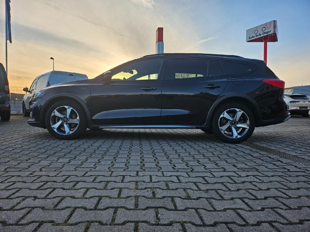 Fahrzeugabbildung Ford Focus Turnier Active X