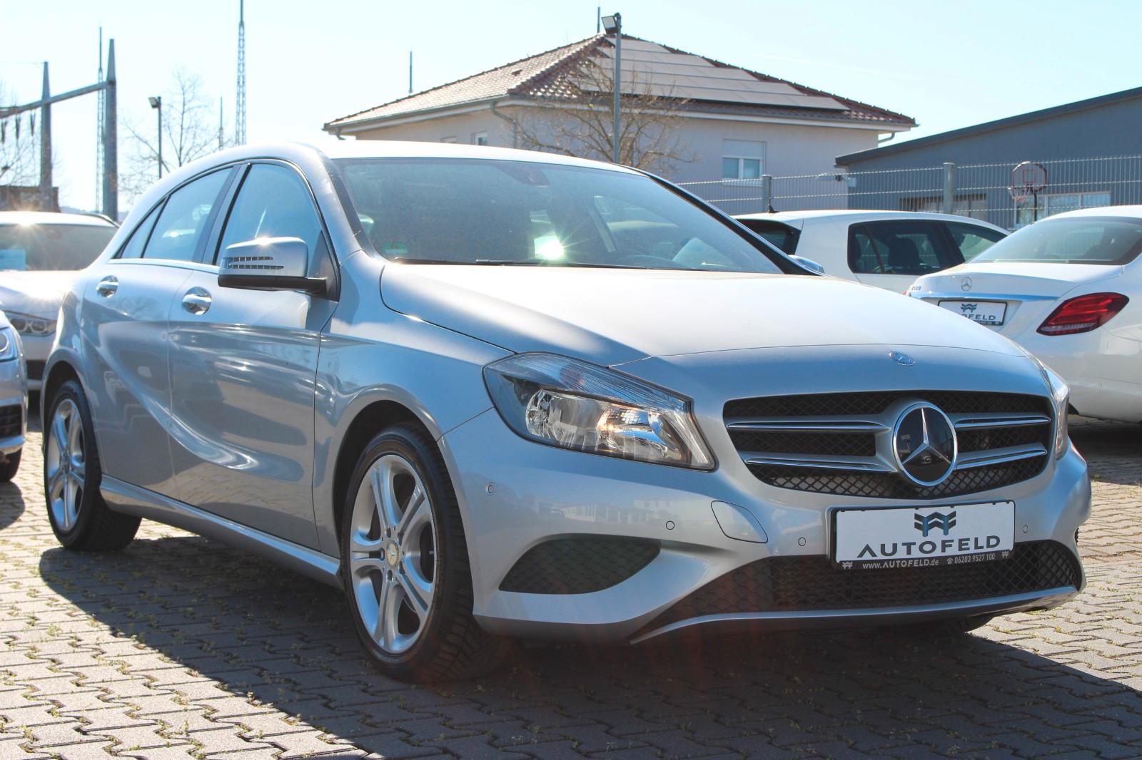 Mercedes-Benz A 180 Urban/SHEFT/TEILLEDER/PDC/SHZ/NAVI/BT/TEMP