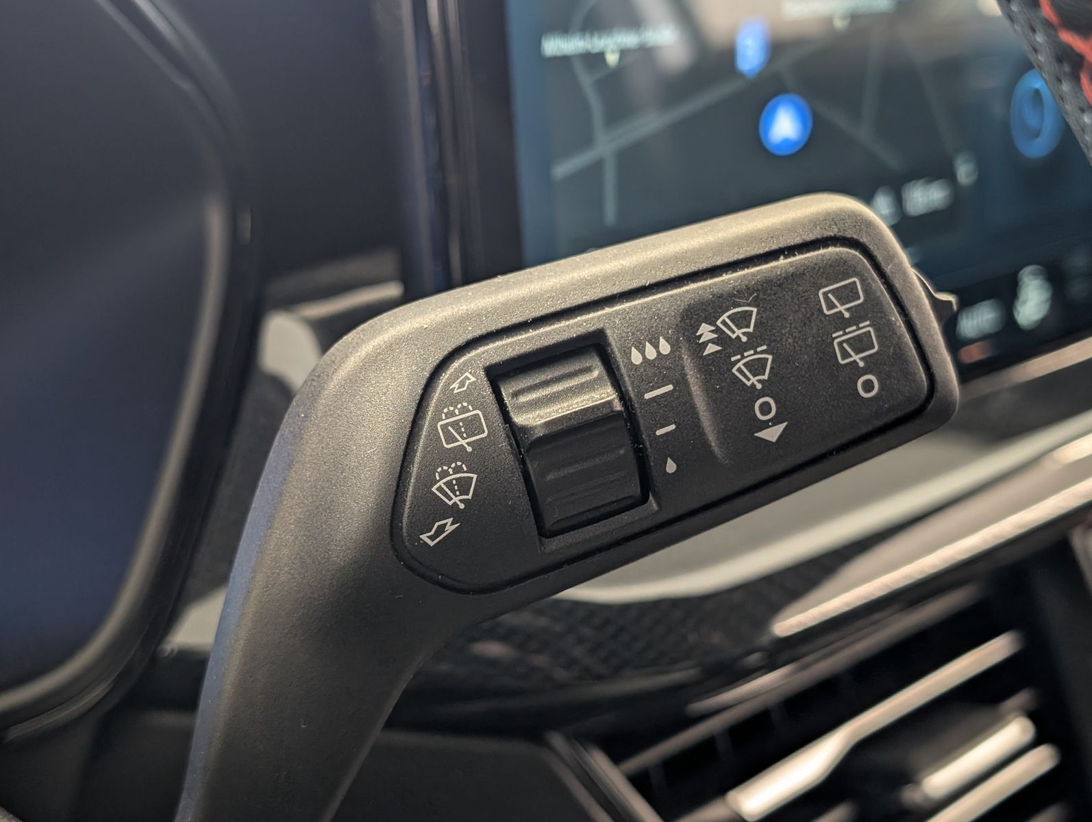FORD Focus 1.0 EcoBoost MHEV ST-Line X Navi – Bild 33