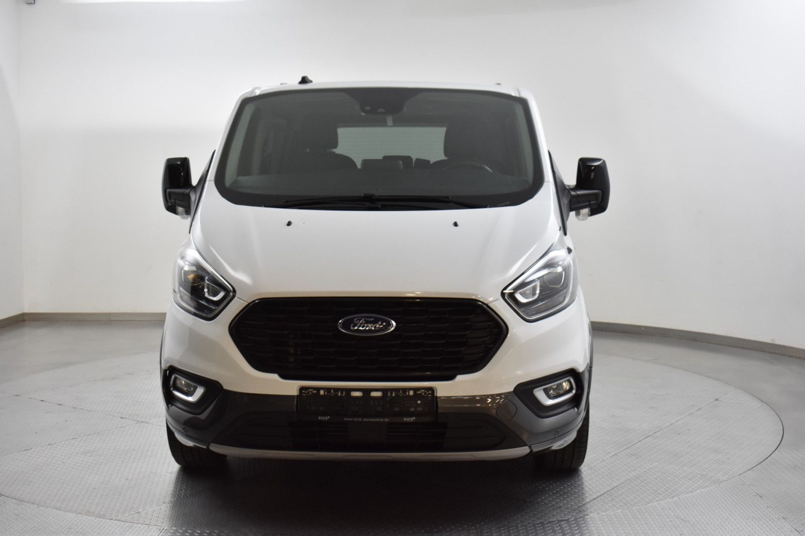 FORD Tourneo Cust 320 Activ 8SI+NAV+XEN+SHZ+ACC+LEDER - Image 4
