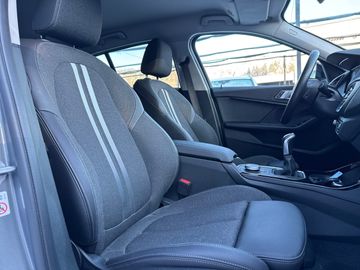 BMW 118i Sport Line DAB LED WLAN Tempomat Klimaaut.