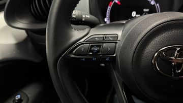 Fahrzeugverkauf 16 Toyota Aygo X Automatik LED Kamera SH