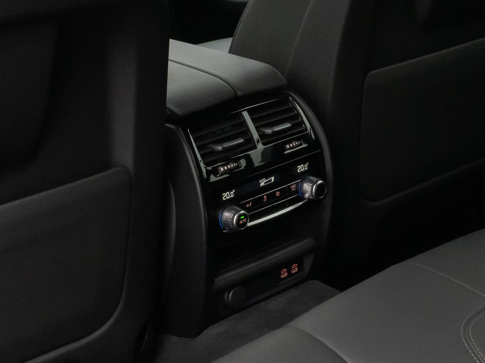 Fahrzeugabbildung BMW 520d Kamera DAB 4xKlima Leder M Sport AHK Alarm
