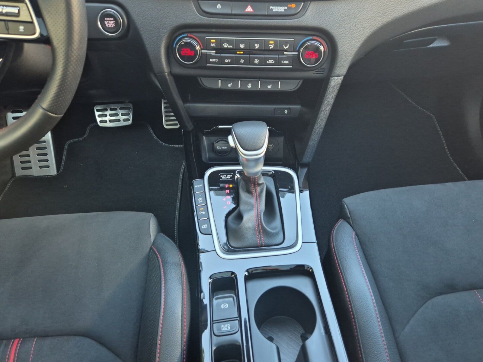 Fahrzeugabbildung Kia Ceed 1.6T-GDI GT KOMFORT-PAKET GLASDACH