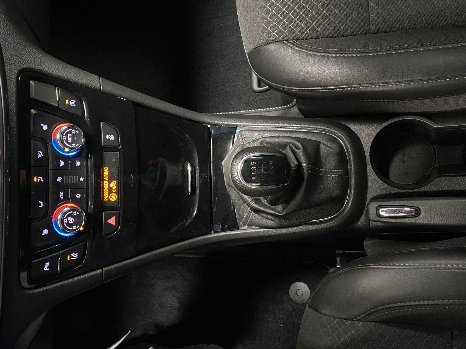 Fahrzeugabbildung Opel Mokka X 1.4 ECOTEC Turbo 120 Jahre+NAVI+LED+AHK+
