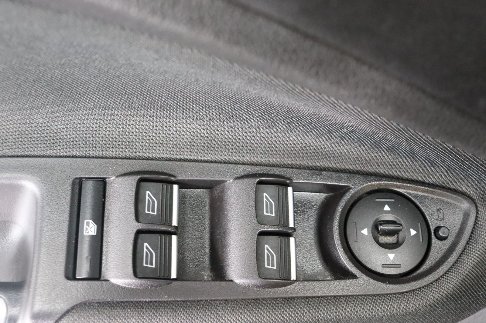 Fahrzeugabbildung Ford C-Max 1.0 * Navi * PDC * SHZ