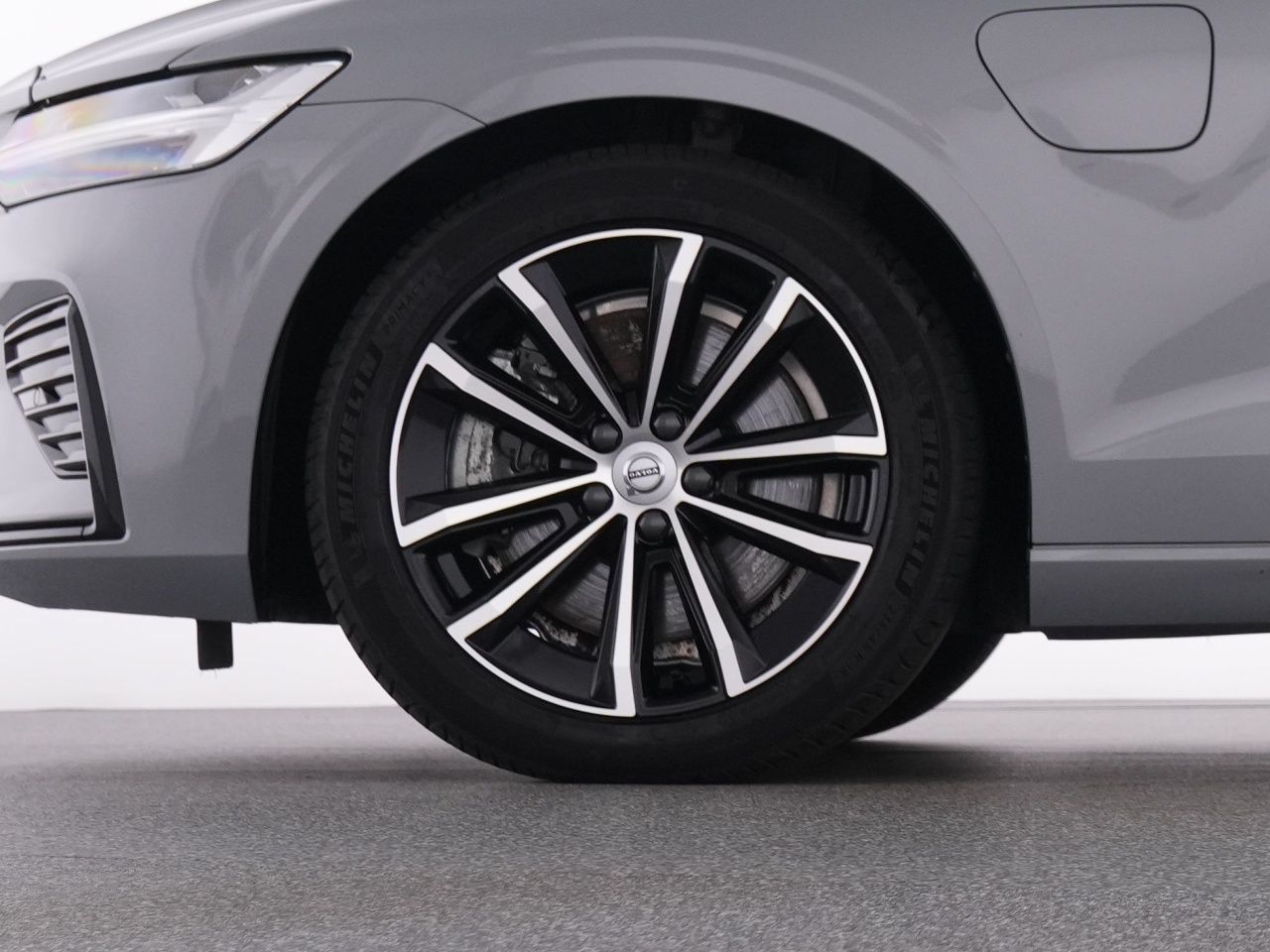 Volvo V60 T8 Recharge Plus Dark+AHK+WINTERPAK+LM18 foto 20