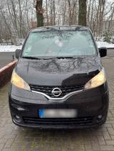 Nissan Verkaufe einen Nissan NV-200 - Nissan Evalia mit Diesel-Antrieb