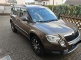 Skoda Yeti Activ Plus  1.2 TSI 4700  - Skoda Fabia: Pickup