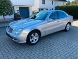 Mercedes-Benz Mercedes E350 W211, 1.Hd, unf.frei, rostfr... - Mercedes-Benz E 350 in Solingen