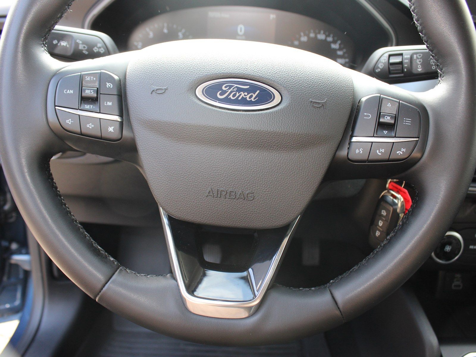Fahrzeugabbildung Ford Focus Cool & Connect 1,0 EcoBoost Start/Stopp