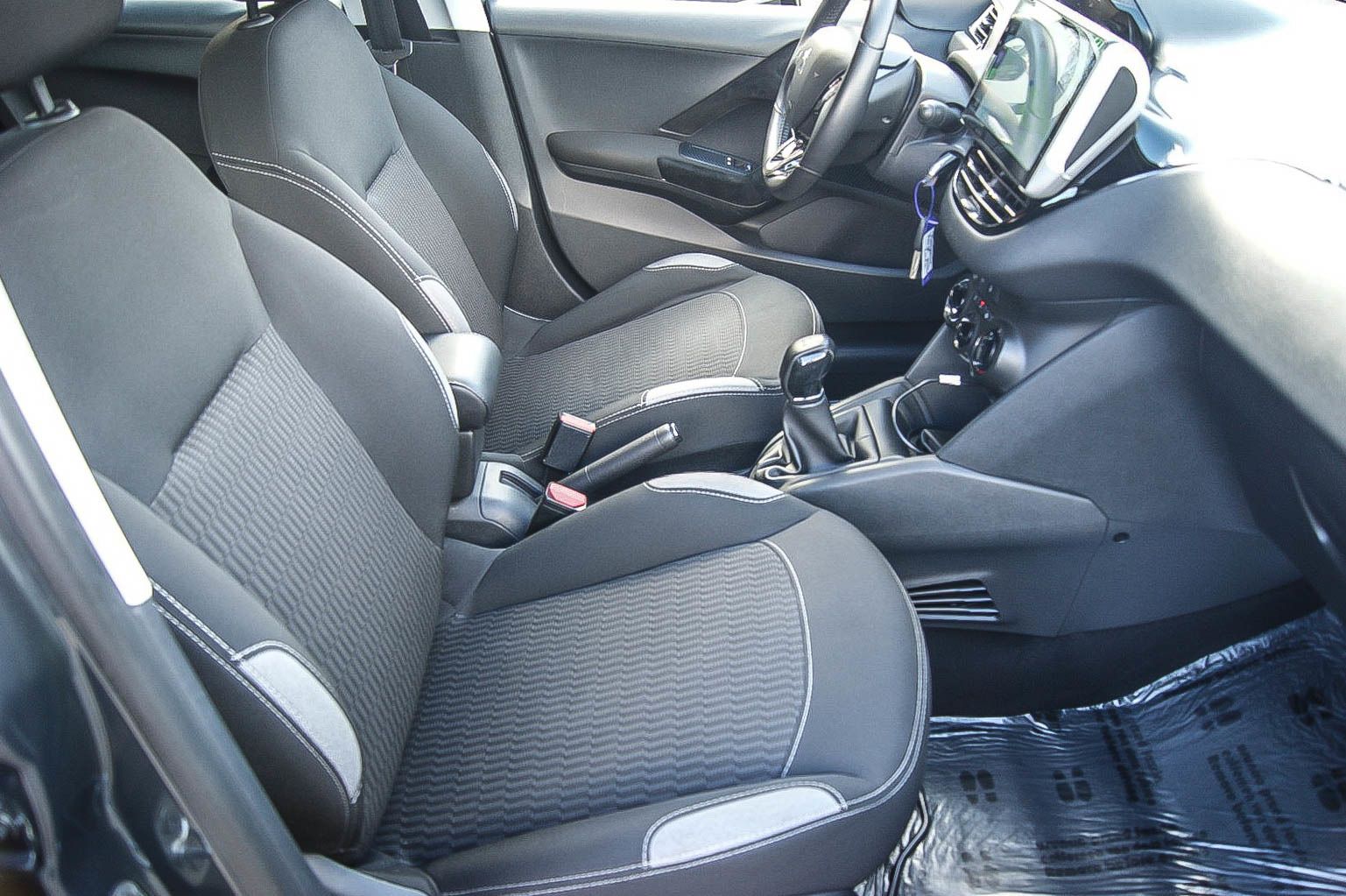 Fahrzeugabbildung Peugeot 208 1.2 Activ NAVI, PDC, SITZHG,ZAHNRIEMEN NEU