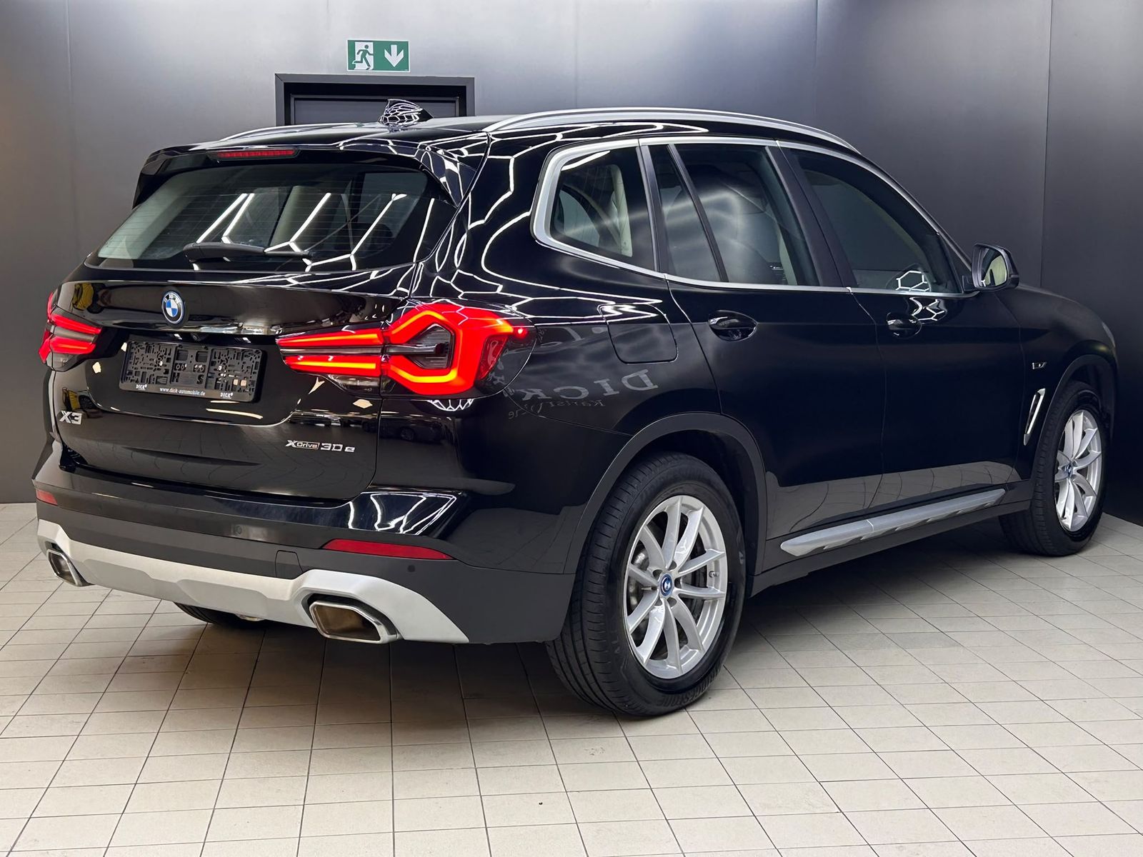 Fahrzeugabbildung BMW X3 30e xDr LED+NAVI+SHZ+KAMERA+HIFI+TEMP+AHK+MF+