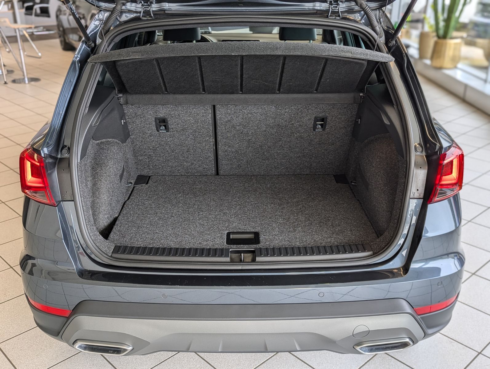 Fahrzeugabbildung SEAT Arona 1.0 TSI FR DSG LED Dinamica ACC AHK Kamera