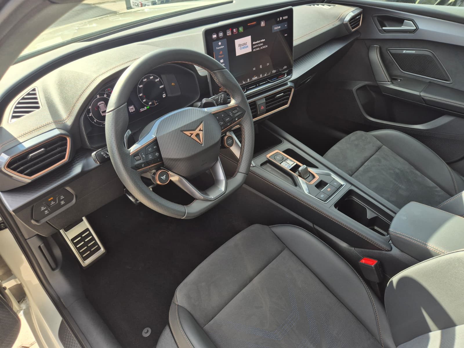 Fahrzeugabbildung CUPRA Leon 1.5 eTSI PANO*DCC*MATRIX*DINAMICA*AHK*5JG.