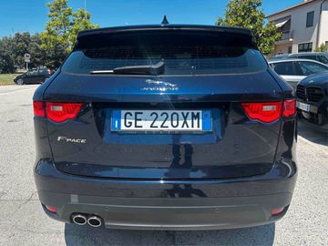 Jaguar F-Pace - 6