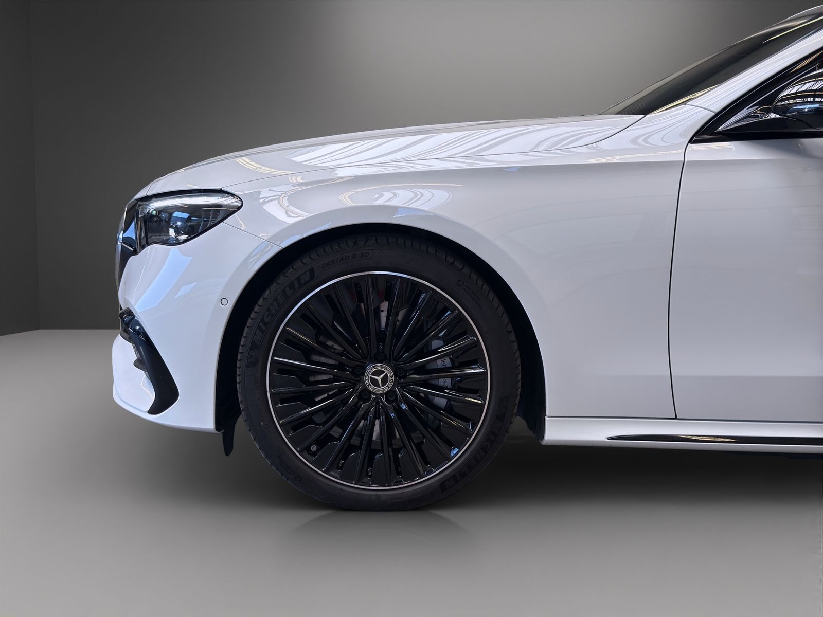 Mercedes-Benz E 300 T de 4M AMG*Superscreen*AHK*Burmester*20"* foto 4