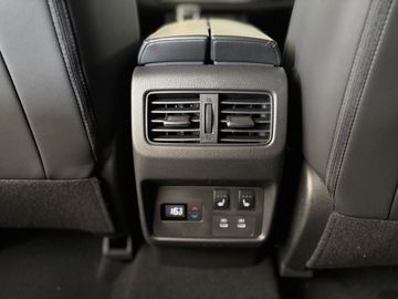 Fotografie des Nissan X-Trail 1.5 VC-T Mild-Hybrid Xtronic N-Connecta
